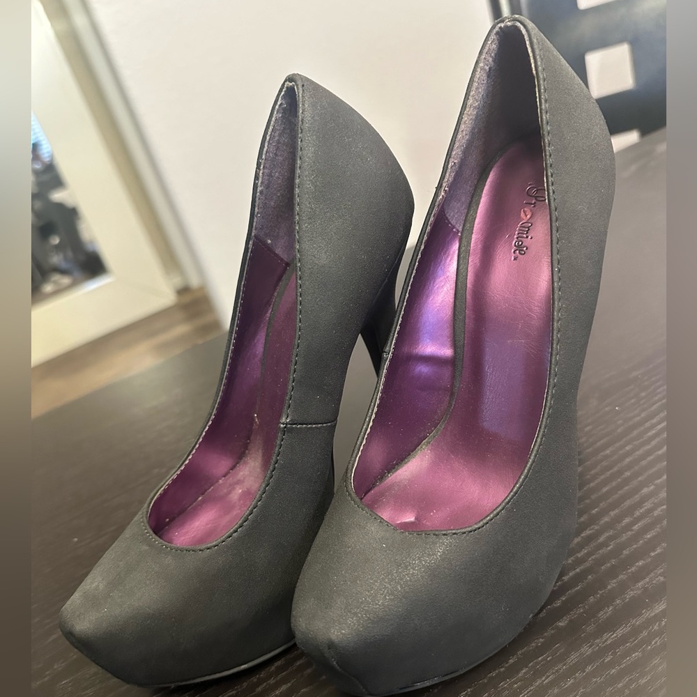 Promise black platform pumps heels
